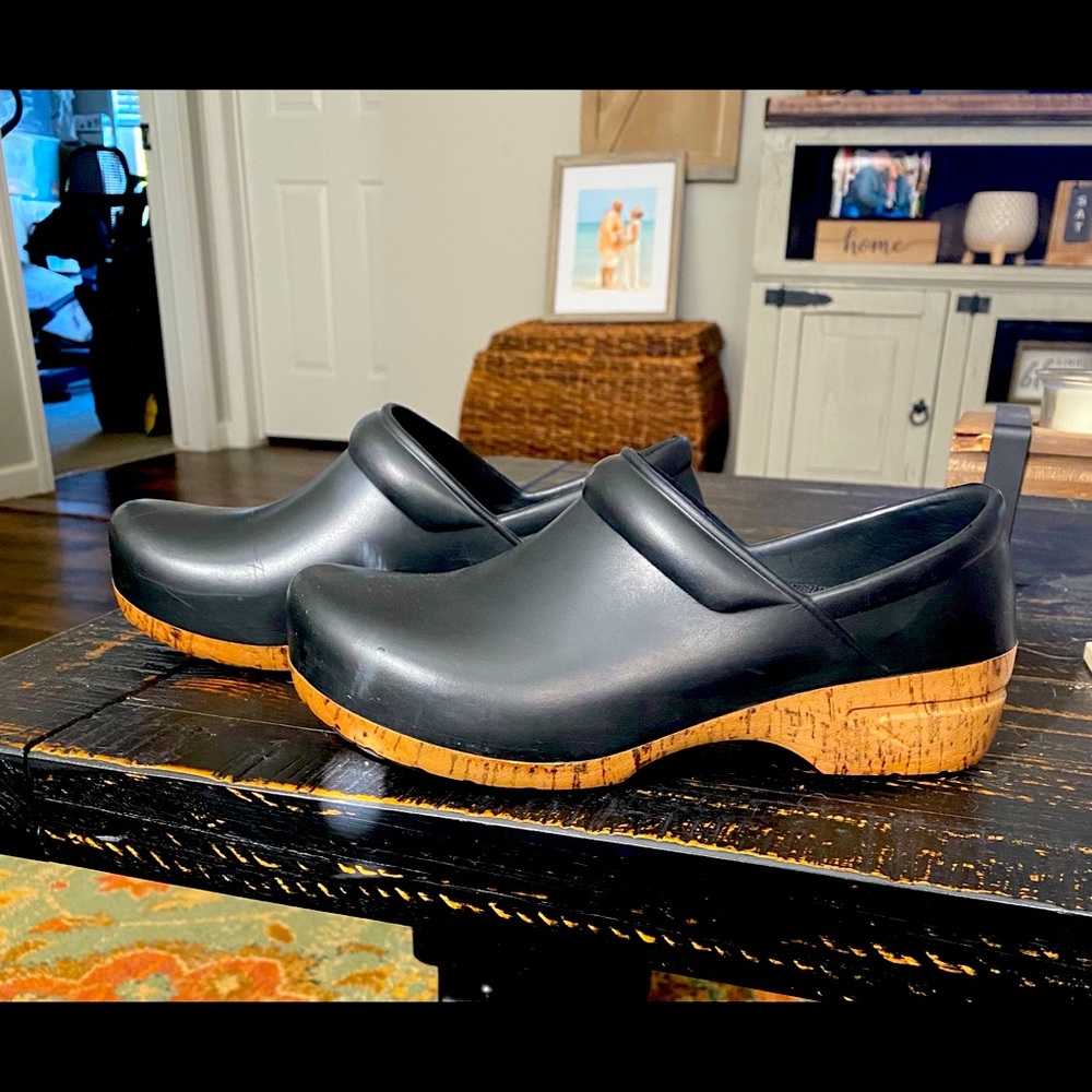 Nurse clogs